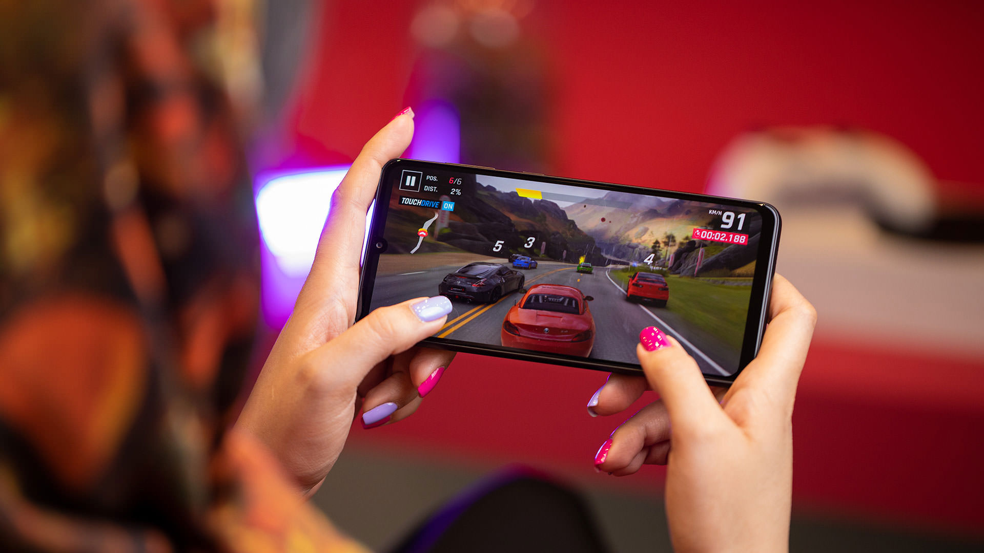 گوشی Galaxy A33 5G درحال اجرای بازی رالی