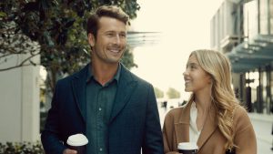 نقد فیلم هر کسی جز تو (2023) | ماجراجویی عاشقانه گلن پاول و سیدنی سوئینی